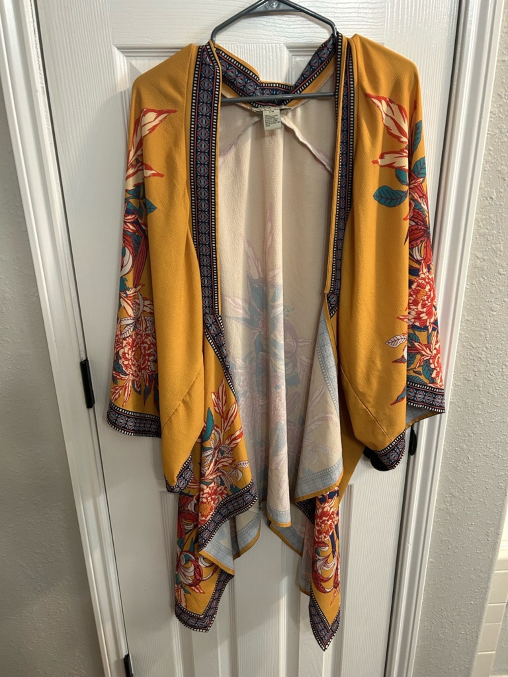 FLYING TOMATO MUSTARD FLORAL  Boho KIMONO Size Small/medium